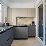 Апартаменти Relax Adress *